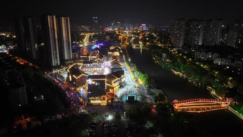 龙虾音乐嘉年华盛大开幕，洲明300平米LED超清大屏助力五一狂欢