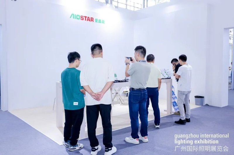 视源、兆驰、科伦特携最新产品亮相新型显示体验馆