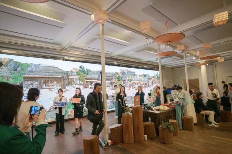 中法建交60周年丨洲明数字展陈方案亮相巴黎“金陵图数字艺术展”