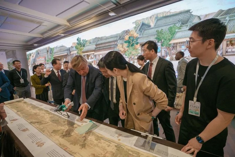 中法建交60周年丨洲明数字展陈方案亮相巴黎“金陵图数字艺术展”