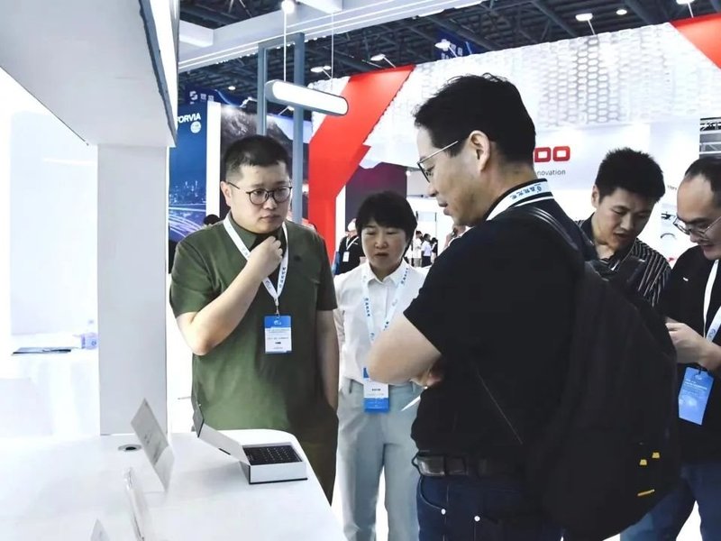 现场直击丨华引芯高燃亮相ALE展，首创SCSP车规光源成“吸睛”焦点