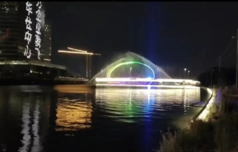 CCTV报道 | 利亚德倾情打造行浸式光影盛宴《如意·龙湖》，闪耀郑州！