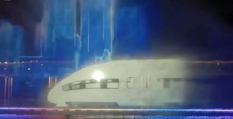 CCTV报道 | 利亚德倾情打造行浸式光影盛宴《如意·龙湖》，闪耀郑州！