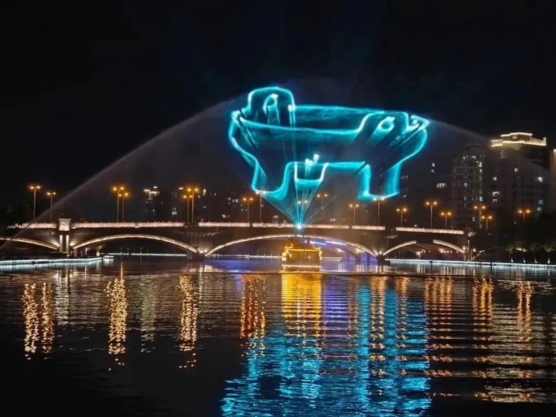 CCTV报道 | 利亚德倾情打造行浸式光影盛宴《如意·龙湖》，闪耀郑州！