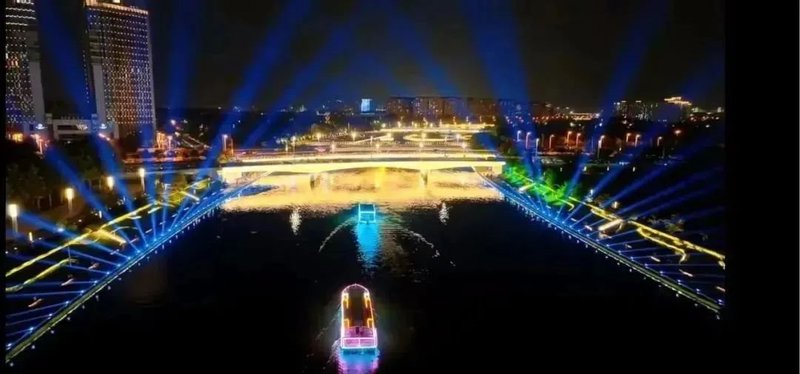 CCTV报道 | 利亚德倾情打造行浸式光影盛宴《如意·龙湖》，闪耀郑州！