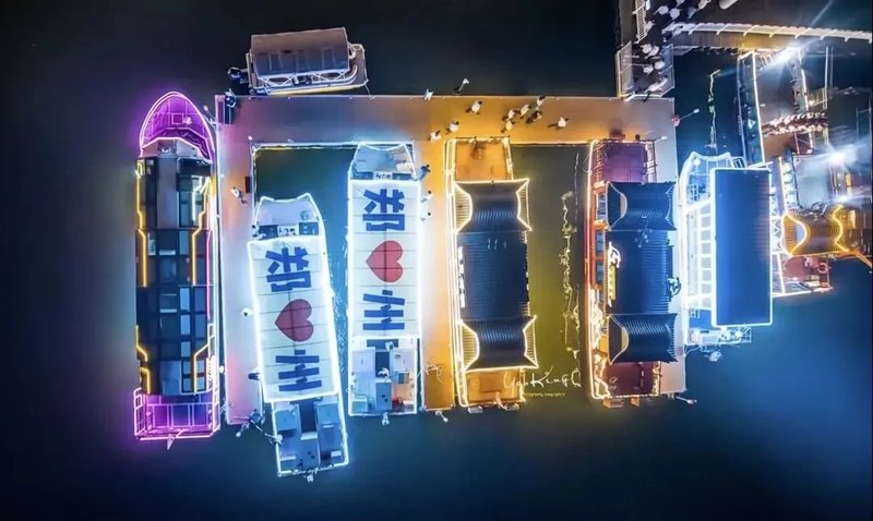 CCTV报道 | 利亚德倾情打造行浸式光影盛宴《如意·龙湖》，闪耀郑州！