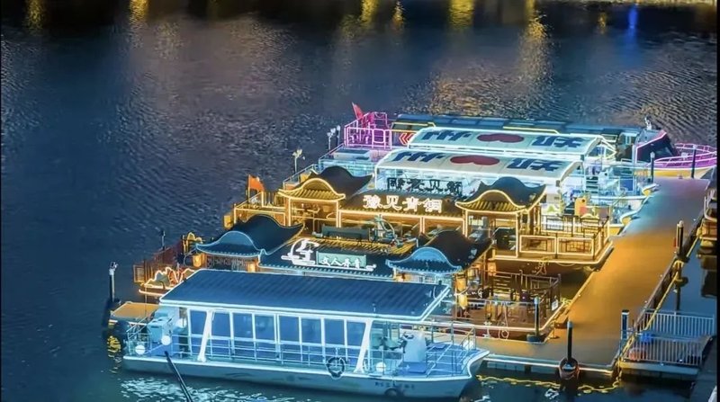 CCTV报道 | 利亚德倾情打造行浸式光影盛宴《如意·龙湖》，闪耀郑州！