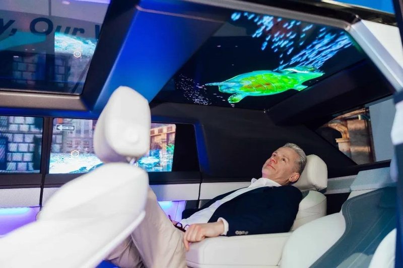 宝马新时代座舱应用Mini LED