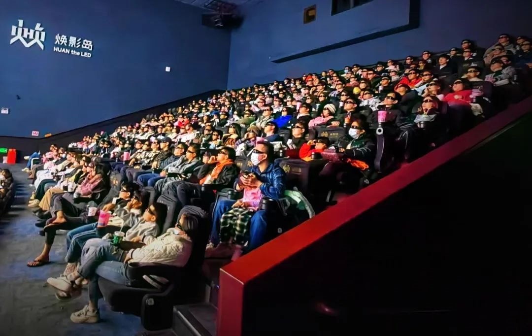 《哪吒2》百亿票房重燃中国电影产业！利亚德深度布局为电影工业化强势赋能