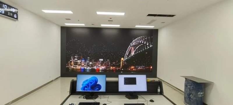 2032㎡！雷曼LED大屏点亮西安咸阳国际机场，带您沉浸式体验“冲上云霄”