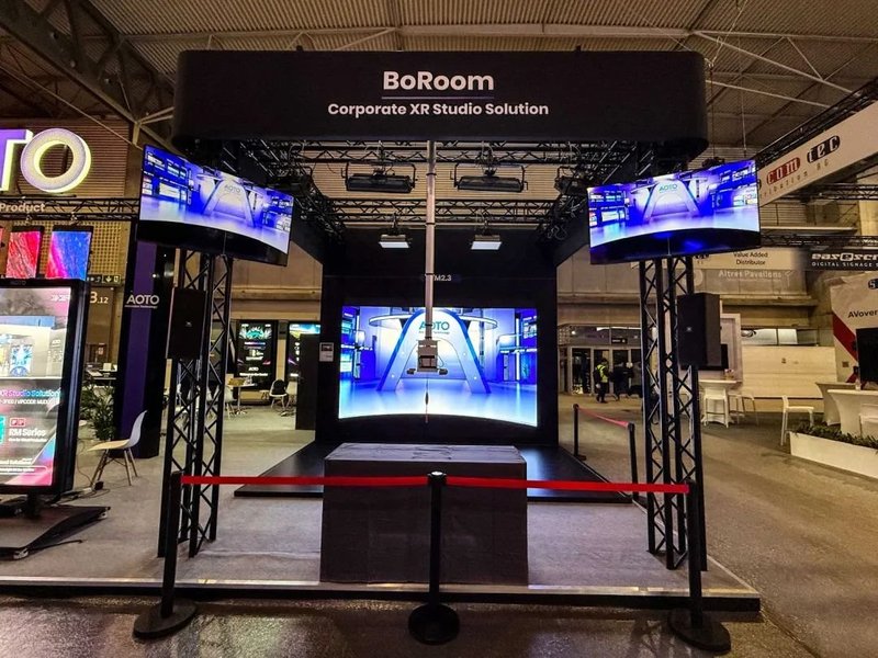 ISE2025｜奥拓电子全球震撼首发企业级XR解决方案