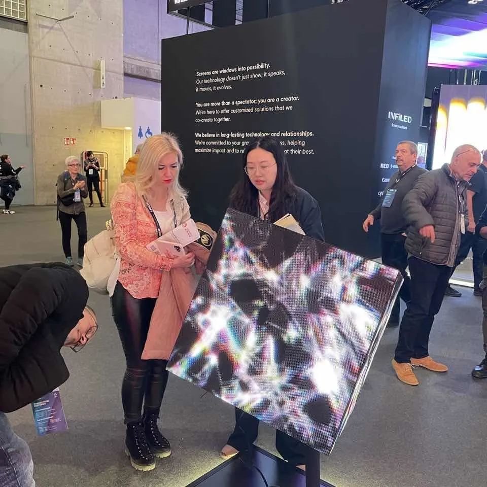 展会动态丨深德彩闪耀ISE 2025，创新设计火速提名，秒杀全场！