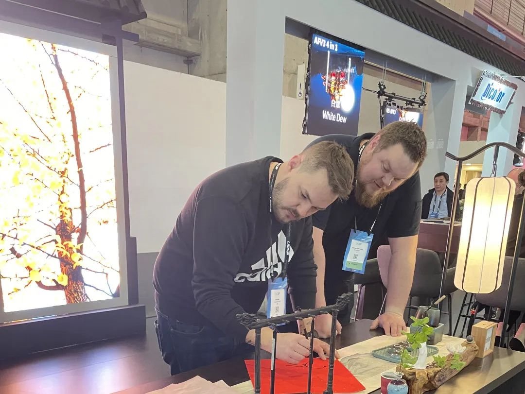 展会动态丨深德彩闪耀ISE 2025，创新设计火速提名，秒杀全场！