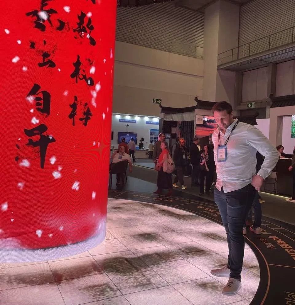 展会动态丨深德彩闪耀ISE 2025，创新设计火速提名，秒杀全场！