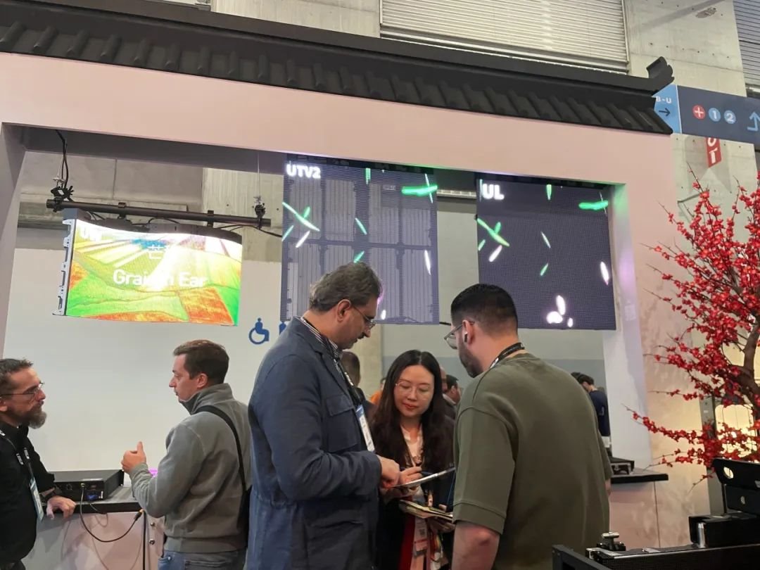展会动态丨深德彩闪耀ISE 2025，创新设计火速提名，秒杀全场！
