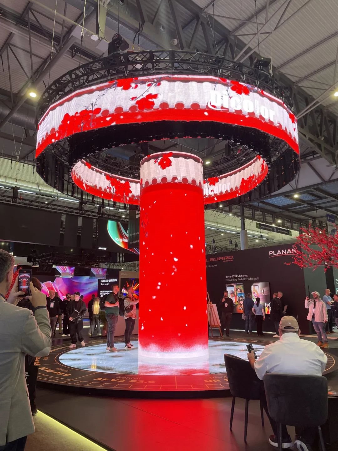 展会动态丨深德彩闪耀ISE 2025，创新设计火速提名，秒杀全场！
