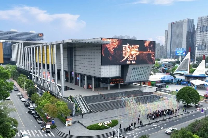 携手湖南广电七彩盒子，洲明光显再造城市视听新地标