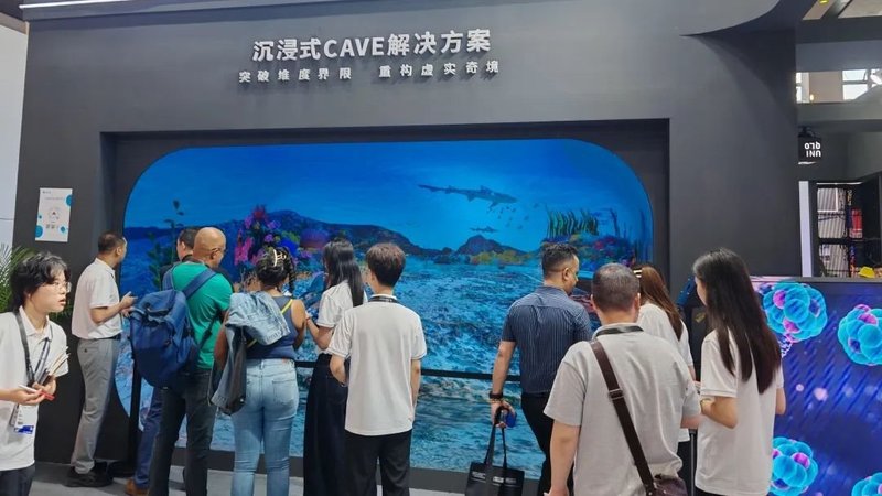 2025 光亚展 | 雷曼拓享和雷曼康硕展携手开启光影之旅