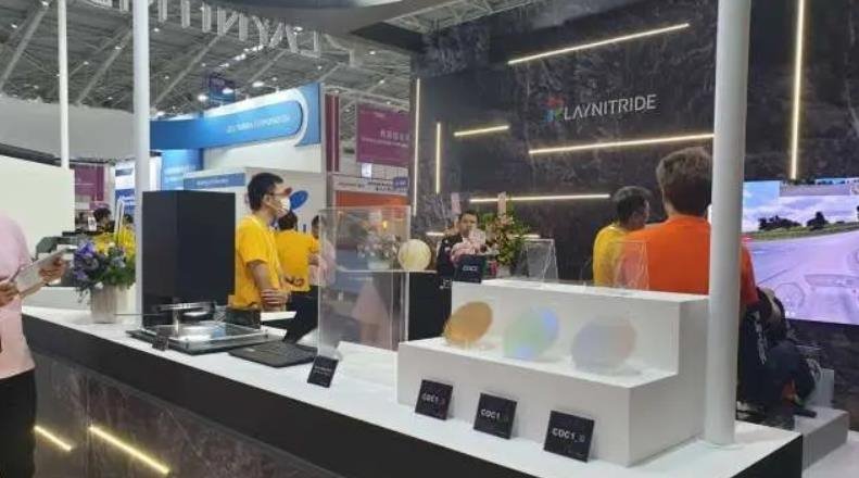 Micro LED大厂首次展示巨量转移设备 - 行家说